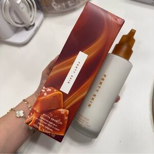Fenty Beauty Butta Drop Whipped Oil Body Cream - Caramel and White